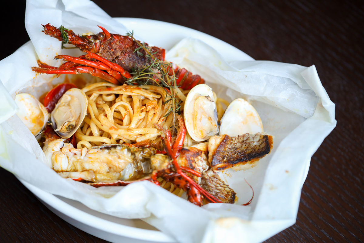 レストラン名物の伊勢海老パスタ