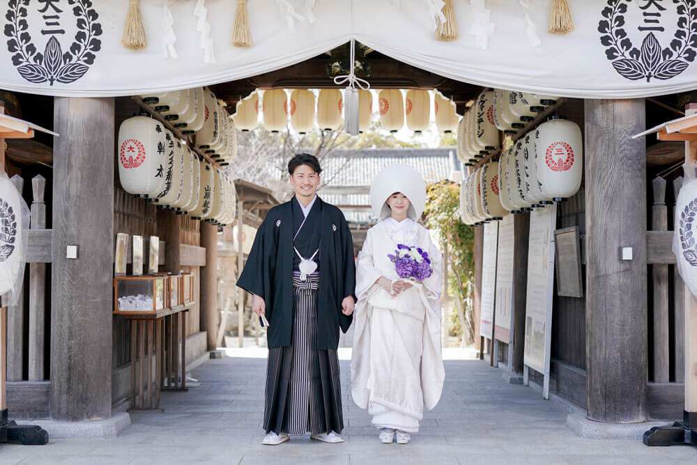 <神前式>伝統挙式と色鮮やかなお花に囲まれた1日の3枚目写真