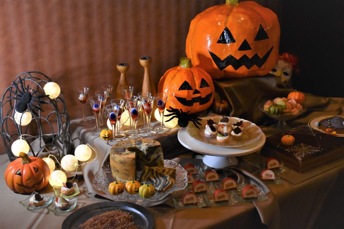 Halloween Dessert Buffet 2022🎃