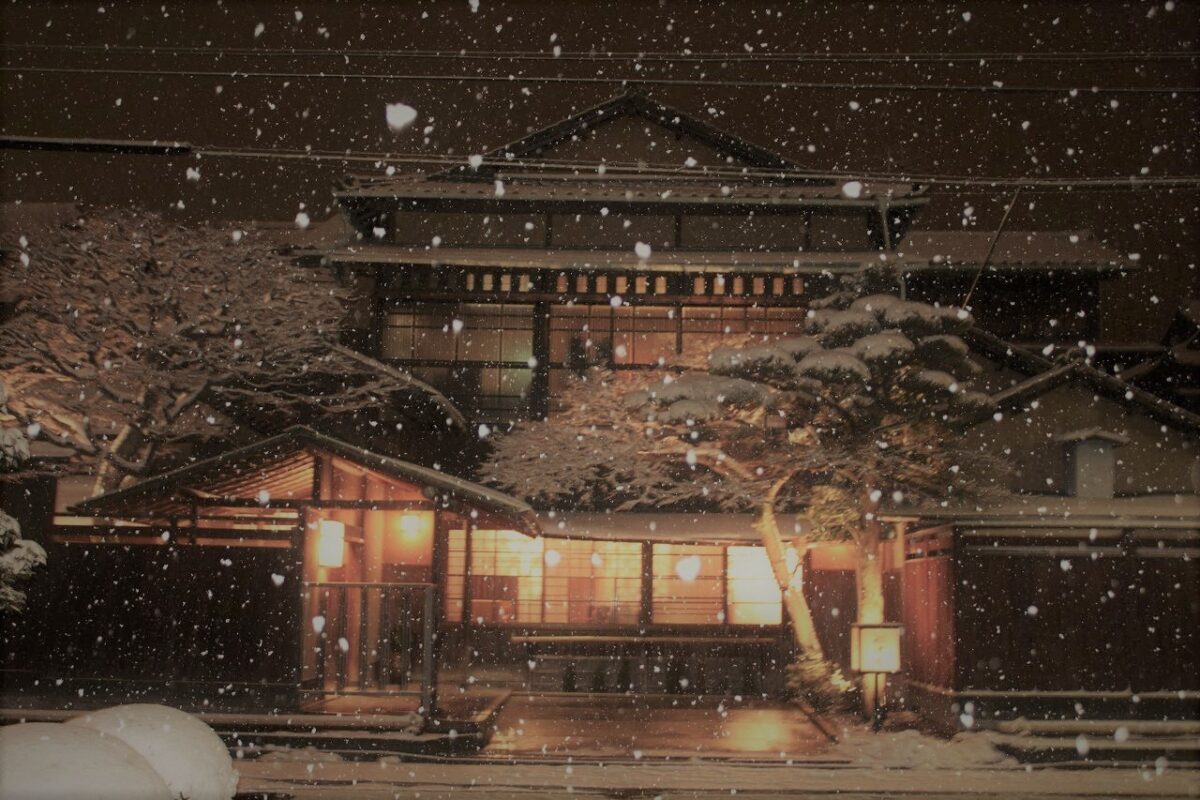 夜の雪景色